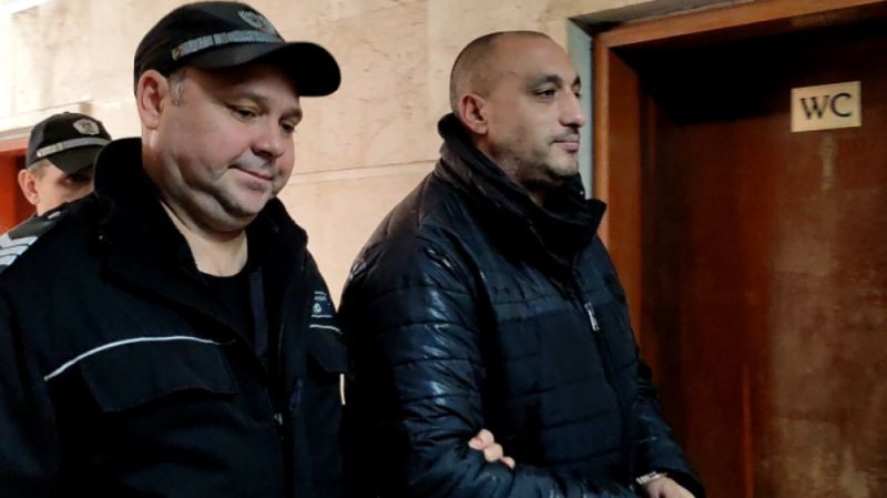 Домашен арест за мъжа, който направи опит да обере банка в Сливен