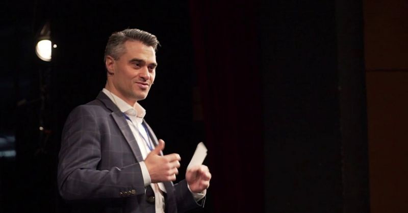 „Почтен“ началник катастрофира със служебен автомобил на частно пътуване