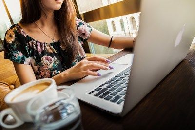 Продажбата на лични вещи в интернет е освободена от облагане