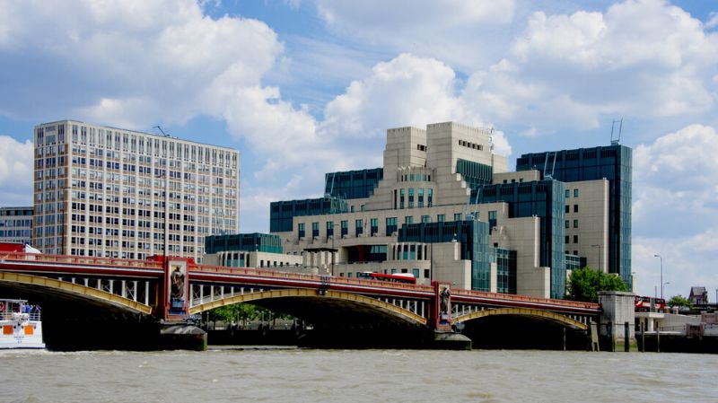 Бивш шеф на MI6: Путин ще си отиде до 2023 г.