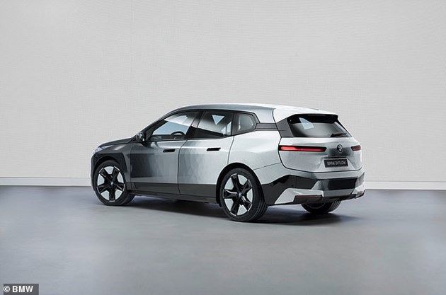 Цъкаш бутона и сменяш колата