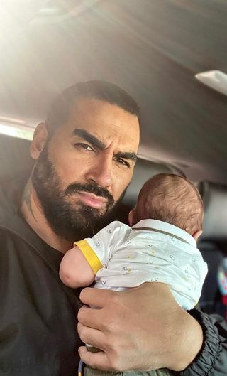 Азис стана баща за втори път