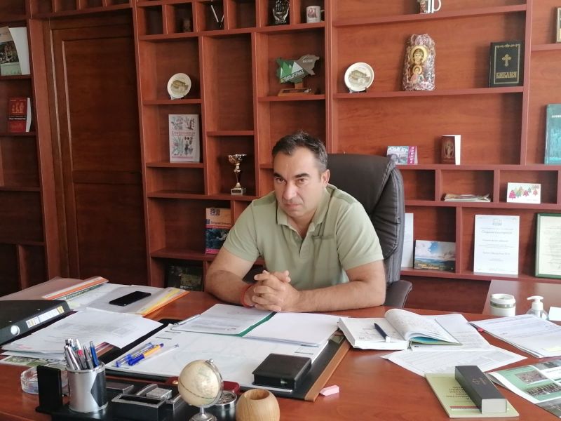 Инж. Димчо Радев, директор на „Югоизточно държавно предприятие” ДП – Сливен, поздравява всички мюсюлмани по повод празника Курбан Байрам