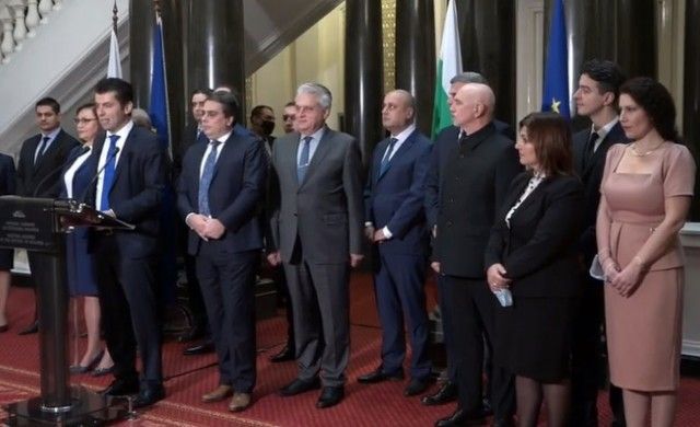 Кирил Петков представи състава на проектокабинета