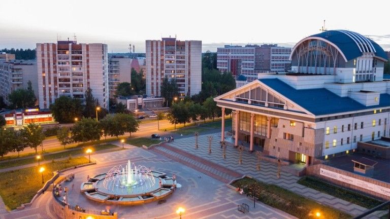 Град Саров, Русия