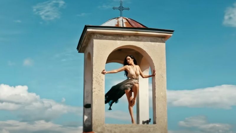 Клип на „Пайнер“ разгневи Софийската митрополия