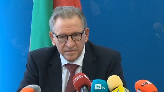Изчезна доставчикът на половината тестове за малките ученици