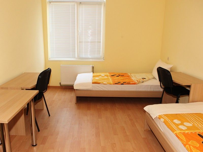 По-ниски наеми за студентските общежития