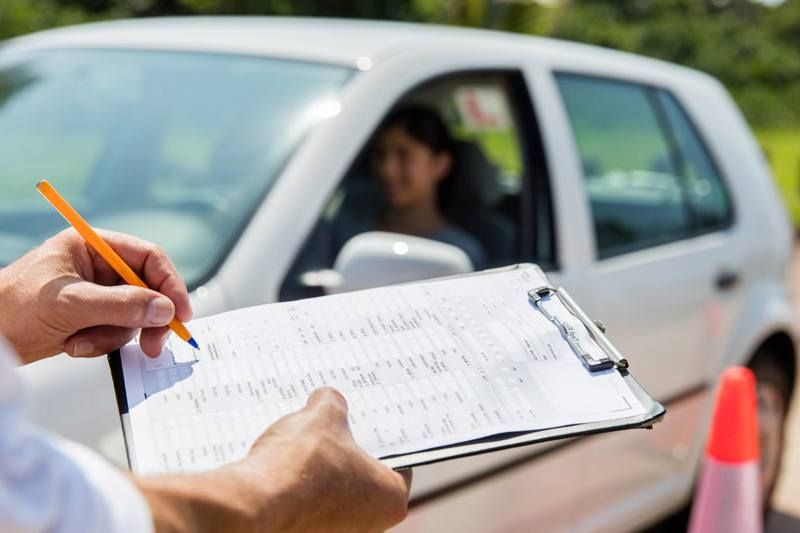Автошколи заплашват с протест на 6 май заради противоепидемичните мерки