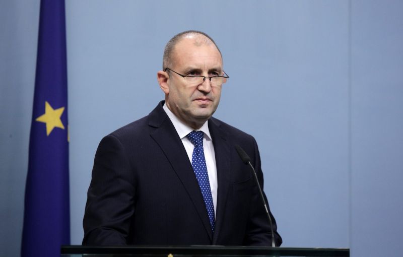 Президентът призна: Управлявал съм дрон, но не следя премиера