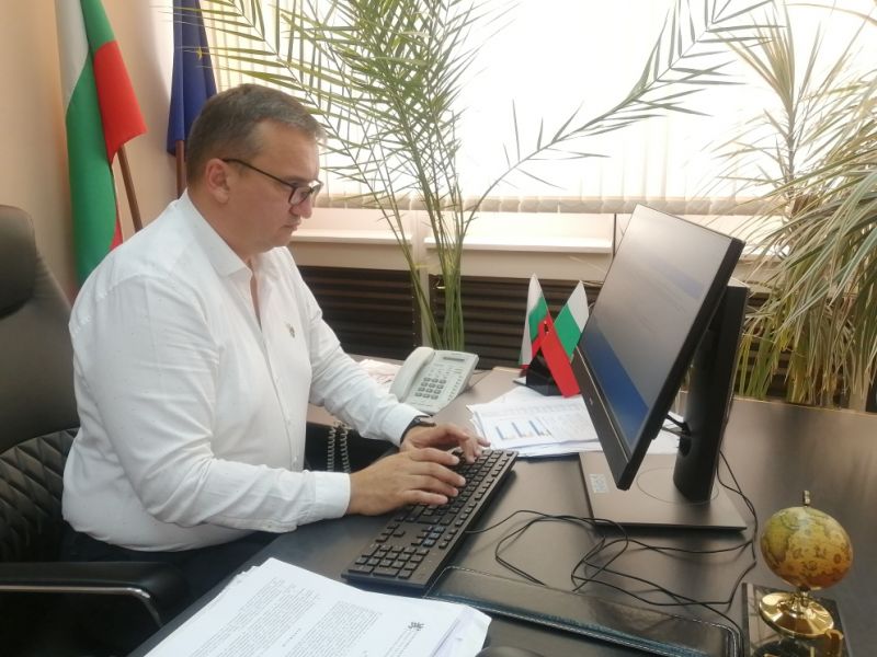 Областната администрация в Сливен се преброи електронно