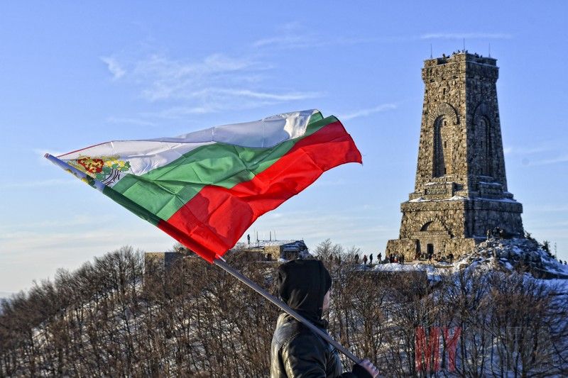3 март