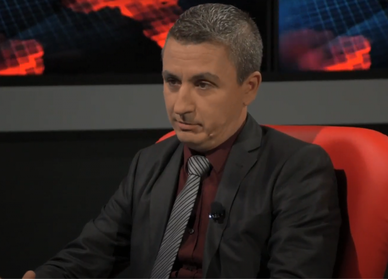 Александър Николов