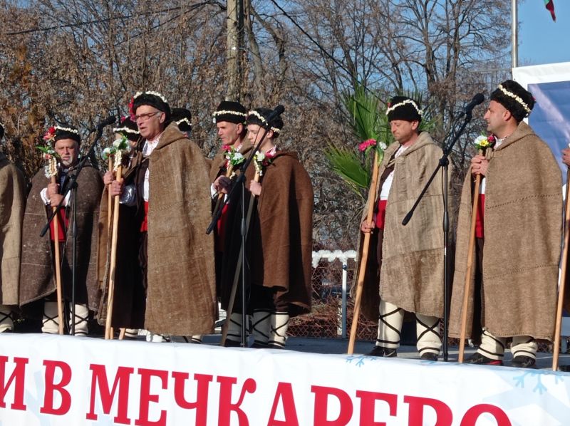 Стефан Радев за зимните празници в Мечкарево: Съборът запалва искрата на българските народни обичаи у все повече млади хора