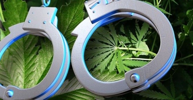 Задържан