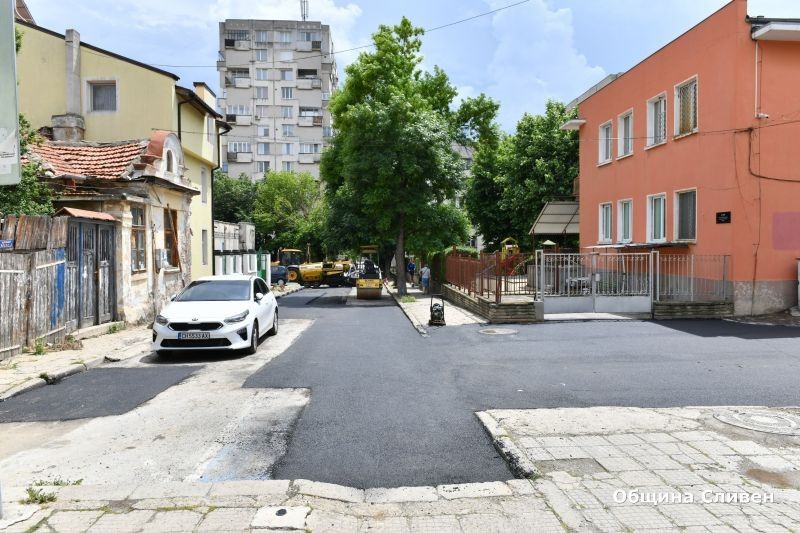 Община Сливен започна поетапен ремонт на уличната пътна мрежа