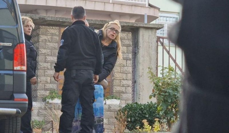 Осъдената кметица Иванчева дели килия в Сливенския затвор с акушерката Емилия Ковачева, опитала да убие бебето Никол 