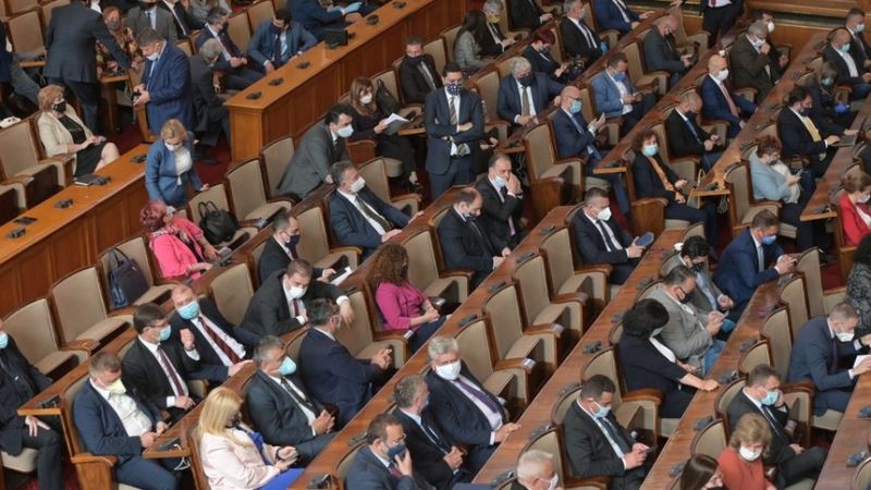 Парламентът определи правилата след извънредното положение