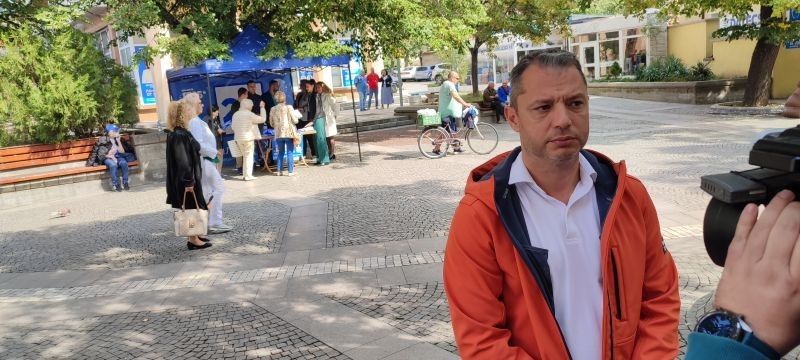 Делян Добрев в Сливен: Компенсациите на небитовите потребители на електрическа енергия ще продължи и през 2023 г.