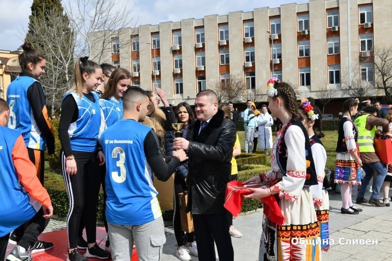 Лекоатлетическата щафета „Освободител“ празнува своя 57 рожден ден