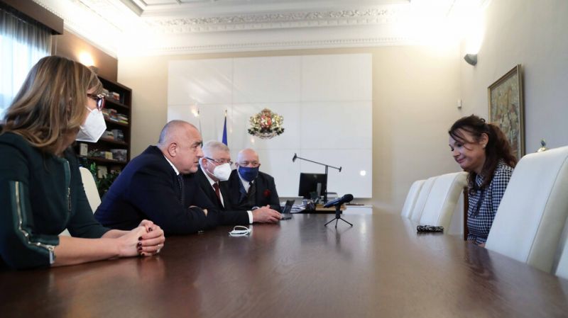 Мениджърът на Скатов: Участниците в експедицията са правили въже с плат от дрехите си