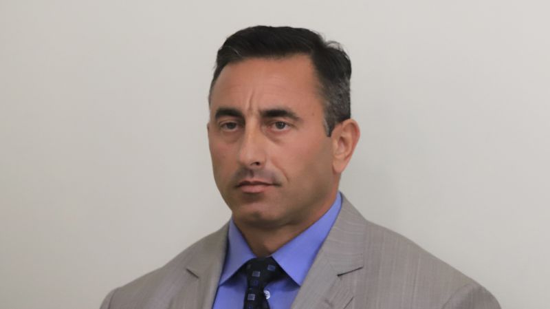 Шефът на НАП Румен Спецов прехвърлил фирмата си на рецидивист с четири присъди и петдесет дела за кражбa