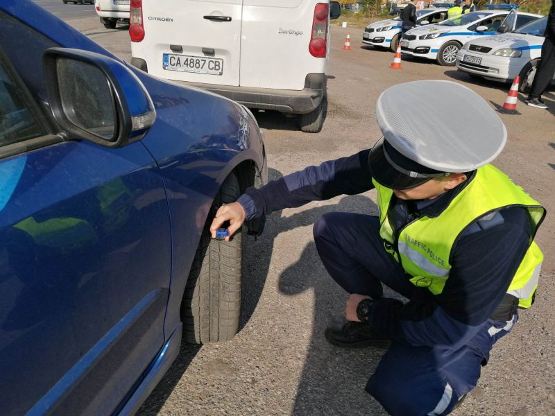 Близо 6000 превозни средства са проверени по време на акция „Зима”  в Сливенско