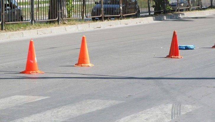 Такси блъсна жена на пешеходна пътека в Сливен