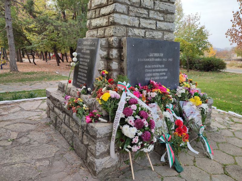 ГЕРБ – Сливен дари икона на Св. Архангел Михаил на храма в село Гавраилово