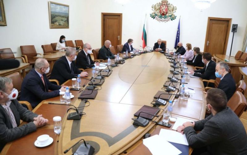 Мерките в страната остават до 21 декември