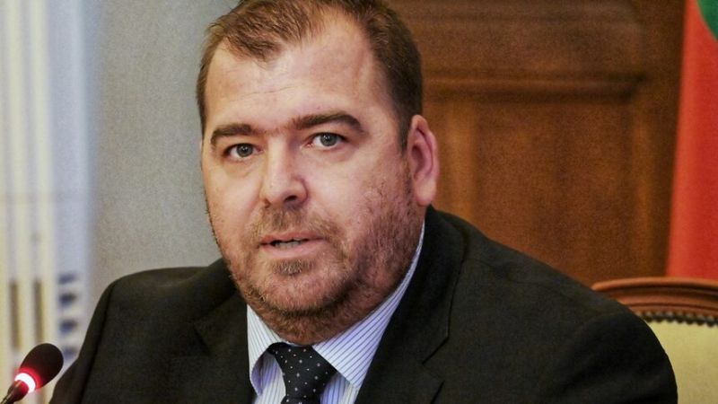 Земеделският министър спря износа на дърва заради заплаха от дефицит