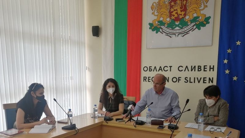 В област Сливен се търсят още 150 преброители