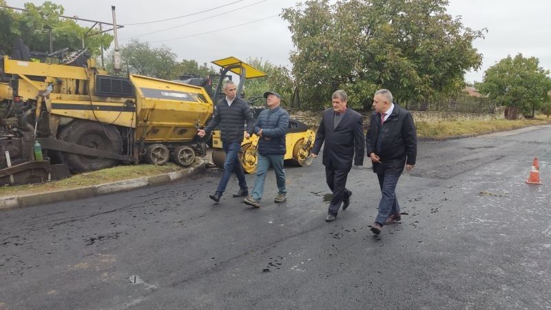 Кметът Стефан Радев посети два обекта в Кермен, по които Община Сливен работи