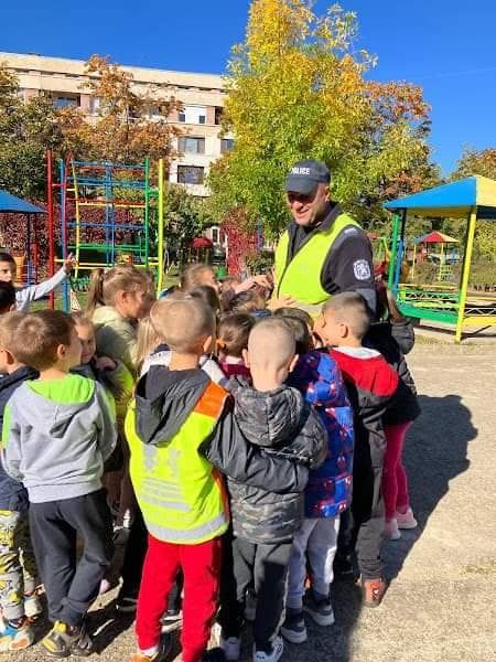 Открит урок на инспектори от РУ-Сливен в детска градина „Детелина”