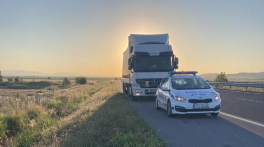 Хванаха пиян шофьор на камион, карал само по джанта на АМ „Тракия” край Нова Загора
