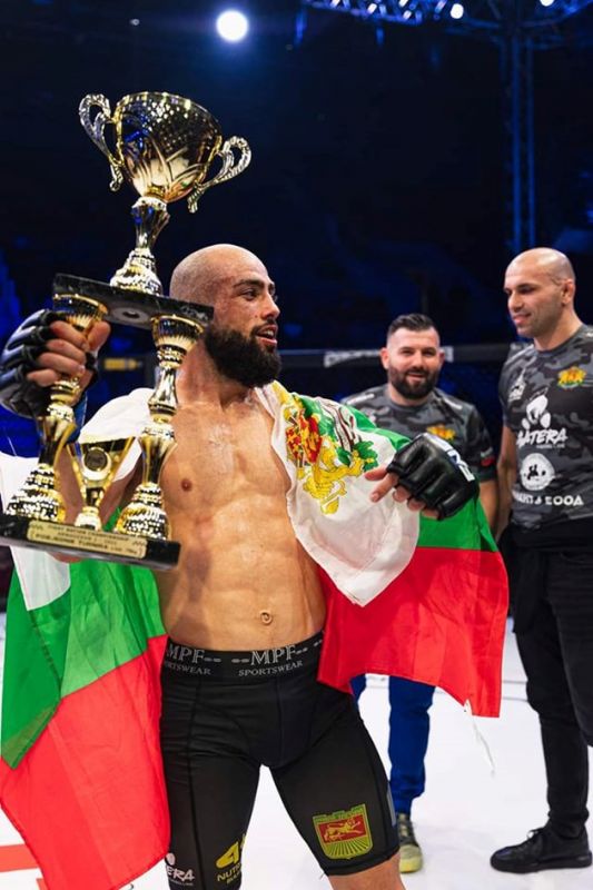 Българският Рамбо с титла: Горд съм да развявам флага