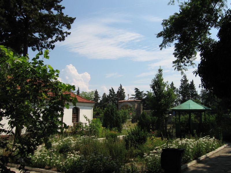 Манастирската градина