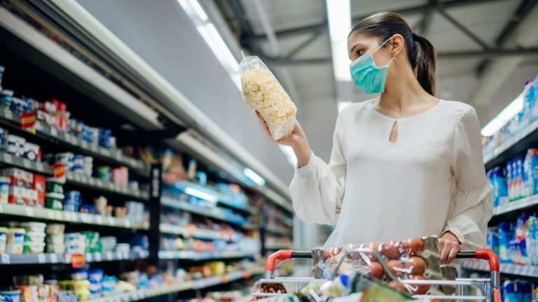 Инфлацията достигна почти 5%