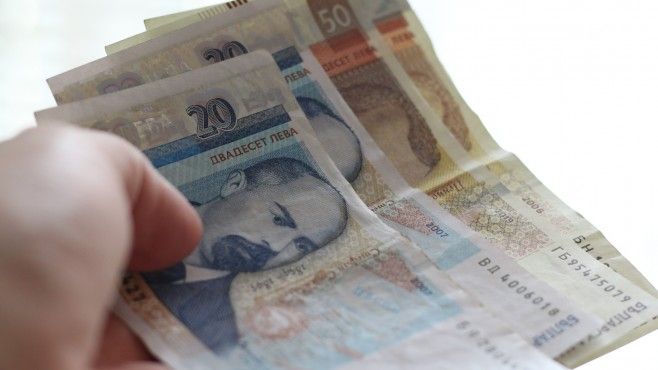 Кандидатстването за помощ за родители на деца в онлайн обучение става по облекчен ред