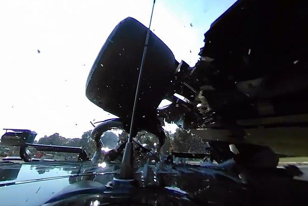 F1 пусна ужасяващо видео от сблъсъка Хамилтън-Ферстапен 