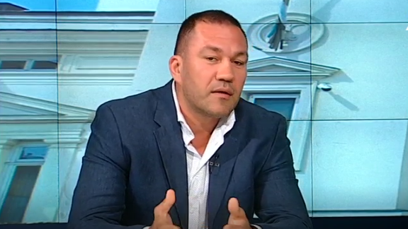 Кубрат Пулев: Слави няма лидерски качества,само се крие