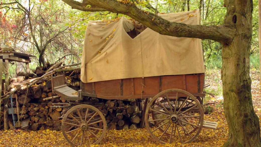 thumb_1040x585_covered-wagon.jpg