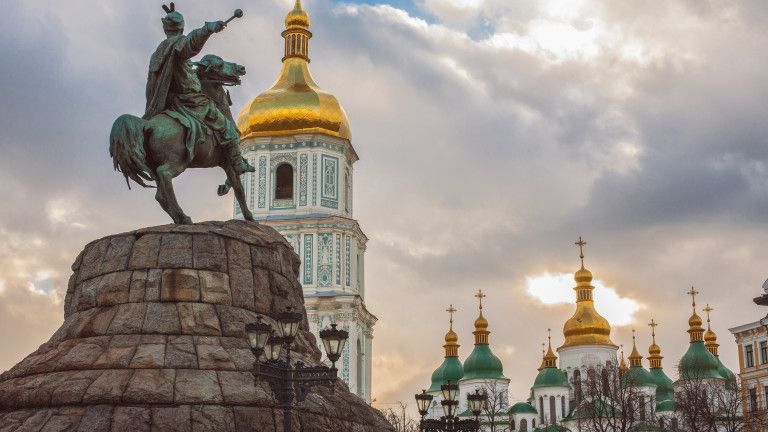 Колко е досега помощта на Западните страни за Украйна