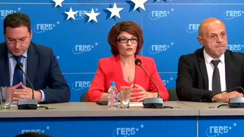 ГЕРБ-СДС представи проектокабинета си, преди да върне ...