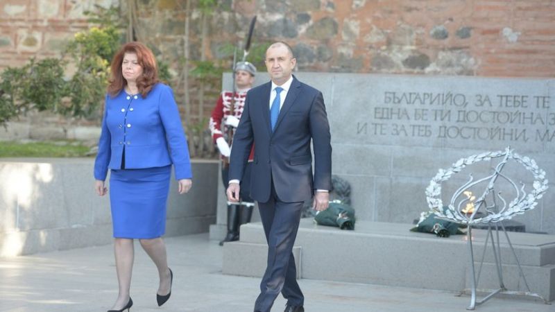 Румен Радев няма да е на парада в Москва на 24 юни