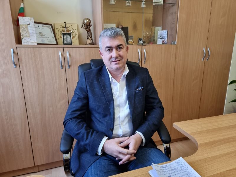 Николай Сираков