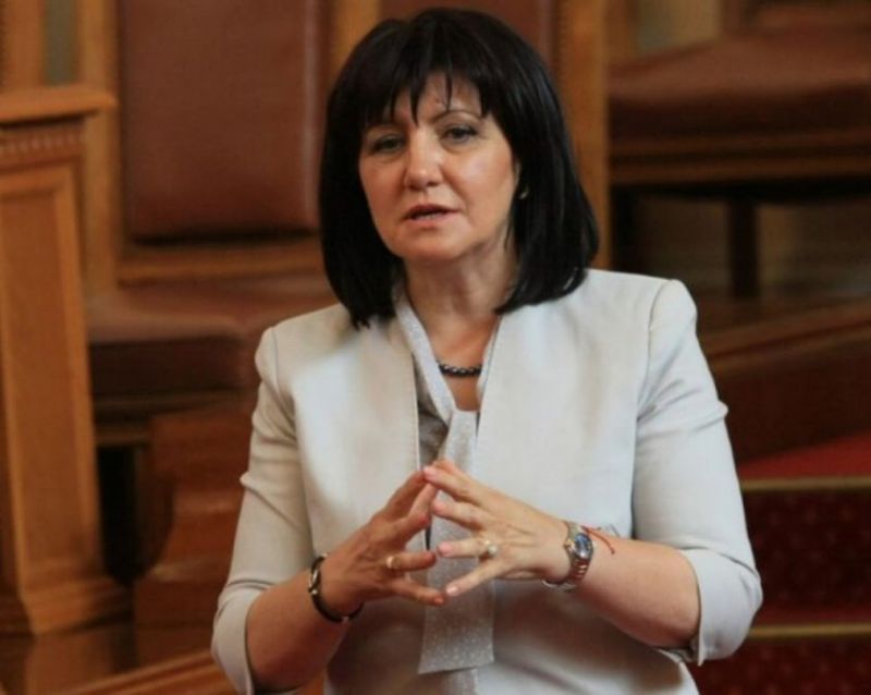 Цвета Караянчева свиква извънредно пленарно заседание на 23 март  