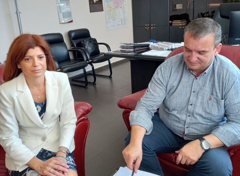 Областният управител Минчо Афузов проведе работна среща с началника на РУО Сливен