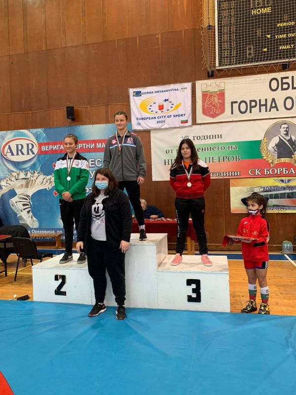 Злато за Софи Тенева от СК по борба 'Станка Златева'