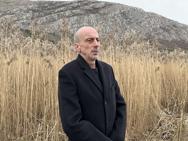 Поетите и Васил Левски